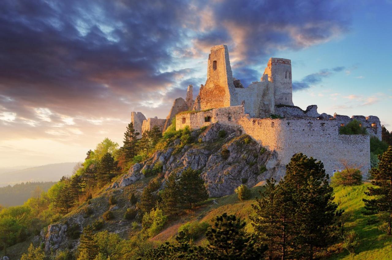 Chata Trubarka Trencin Exterior photo